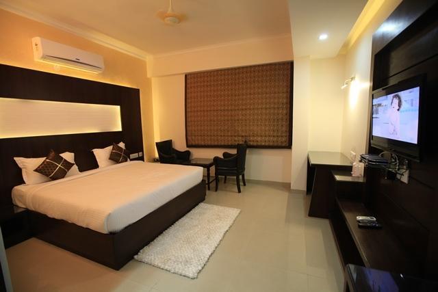 Neo Classic Hotel Chandigarh Exterior photo