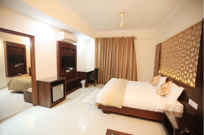 Neo Classic Hotel Chandigarh Exterior photo